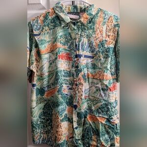 Women's short sleeve button up top